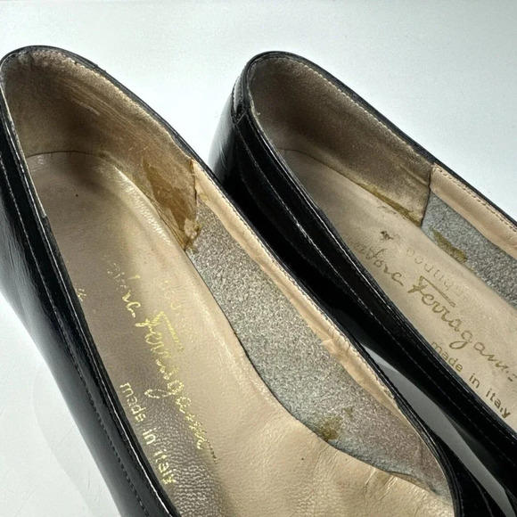 Salvatore Ferragamo Vintage Black Patent Leather Block Heel Buckle Accent Sz 7 - Picture 12 of 16